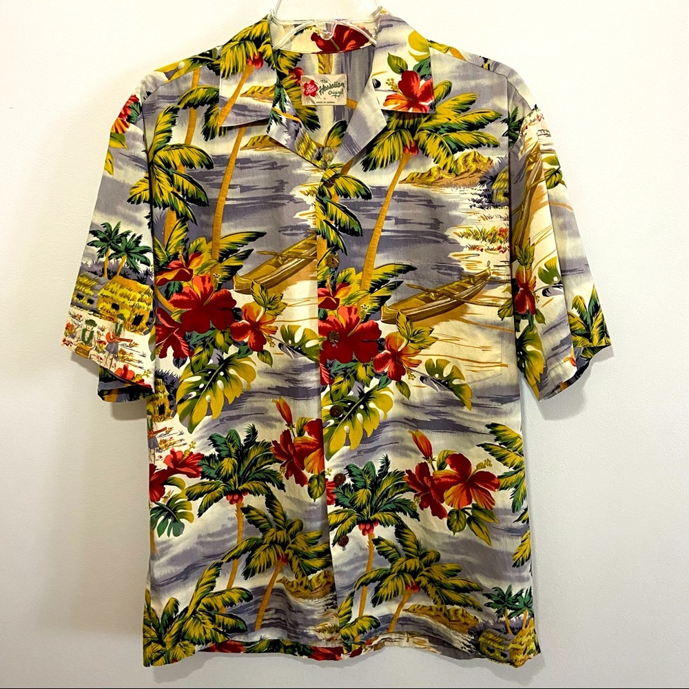 Hilo Hattie Hawaiian button up shirt Size M